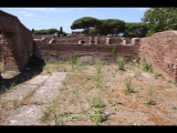 00906 ostia - regio ii - insula iv - terme di nettuno (ii,iv,2) - raum 8 - tepidarium - bli ri ri westen - 06-2022.jpg